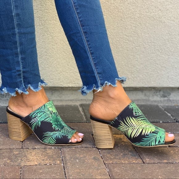 Paisley Print Open Toe Block Heel Mule - Picture 7 of 8